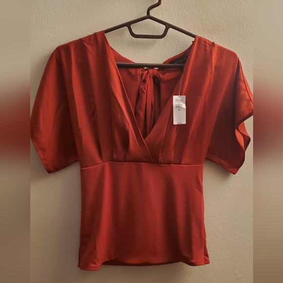 NWT Banana Republic Factory Tie Back Blouse, Rust Red, Size XXS (Fits Like XS) - Picture 2 of 6